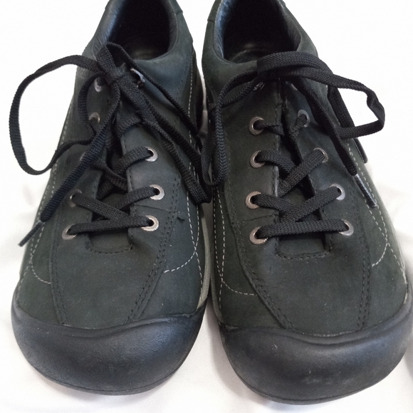 Keen Women's Casual Comfort Shoe Size 8.5 black Pr - Picture 4 of 4